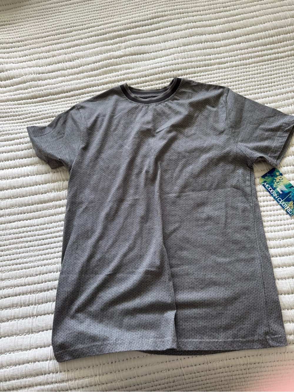 New with tags Modern Culture men’s short-sleeve T-shirt in size Small.